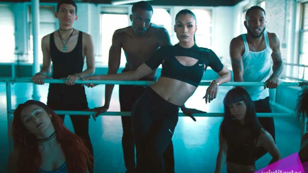 Bailarina transgénero protagoniza nueva campaña de Nike