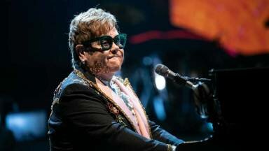 Este anuncio de Elton John para Navidad te sacará una lágrima