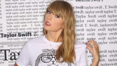 El truco de Taylor Swift para que el labial rojo dure todo el día
